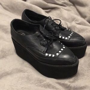 Jeffrey Campbell Black and White Stinger Creepers